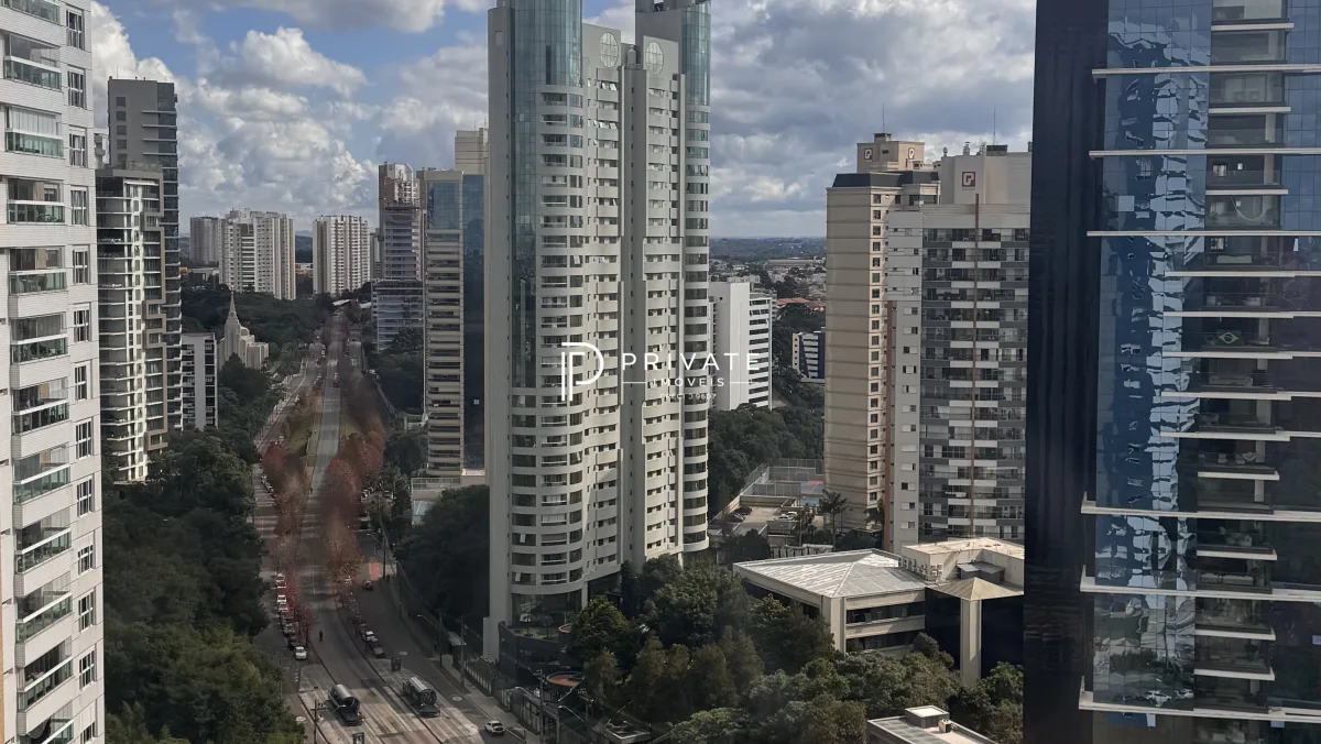 Na Rua do Outuno com Elevador  Privativo