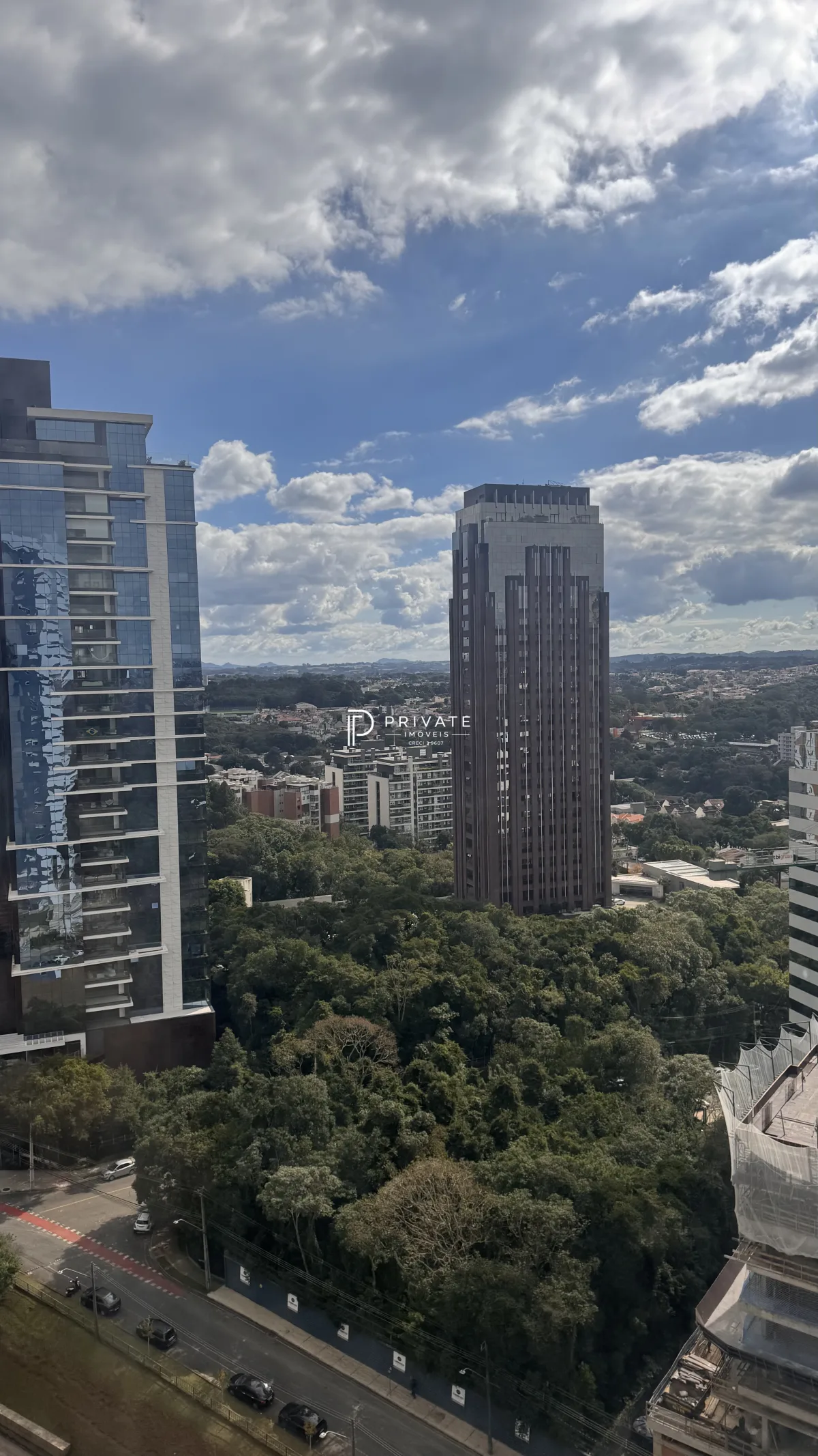 Na Rua do Outuno com Elevador  Privativo
