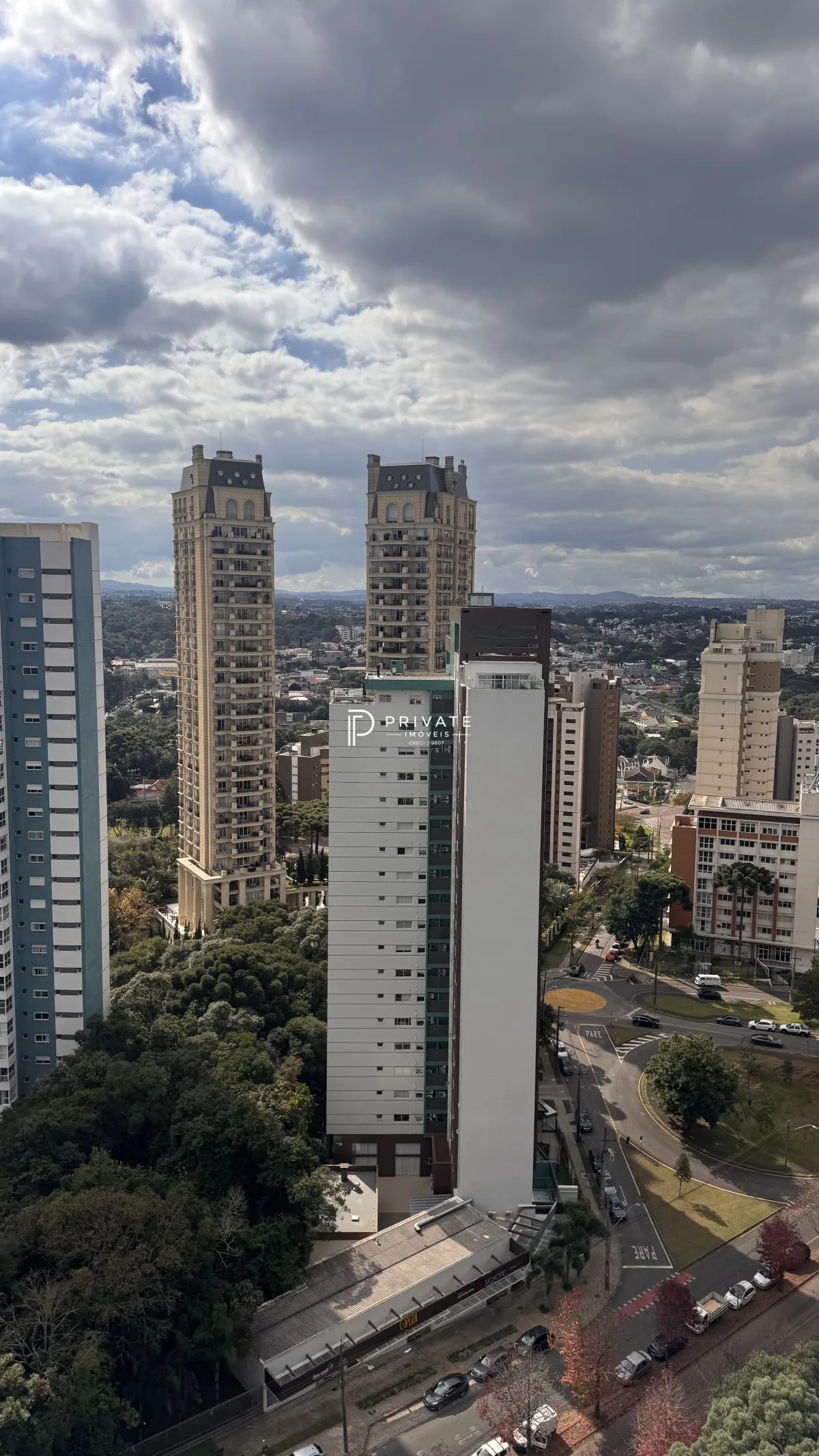 Na Rua do Outuno com Elevador  Privativo