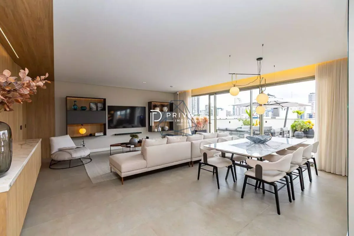 Cobertura Duplex com Piscina Privativa – Exclusividade Rara em Curitiba