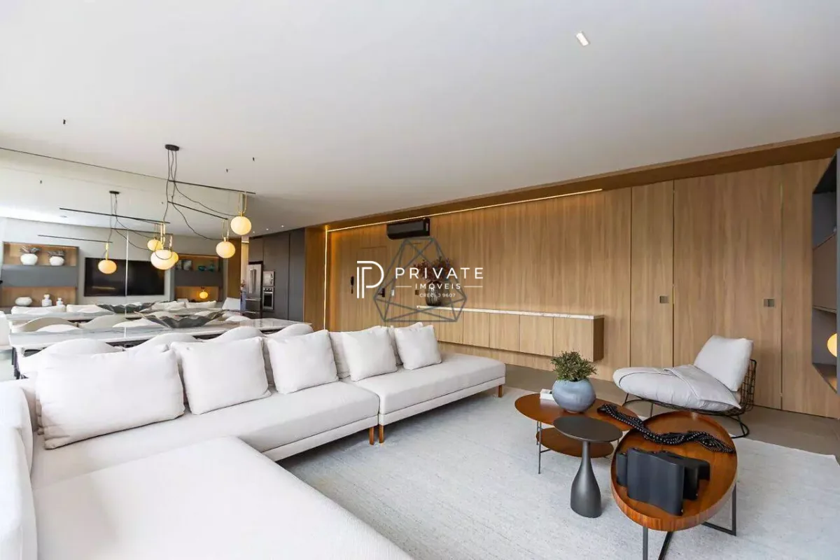 Cobertura Duplex com Piscina Privativa – Exclusividade Rara em Curitiba