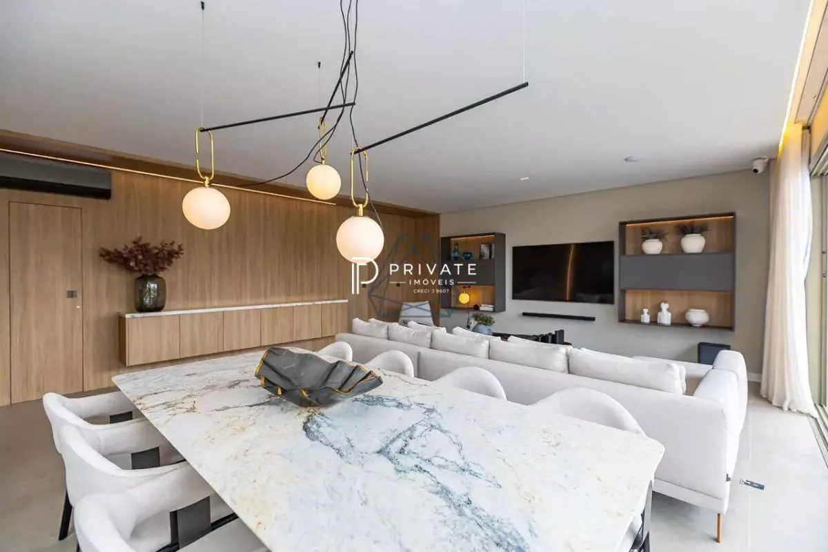 Cobertura Duplex com Piscina Privativa – Exclusividade Rara em Curitiba