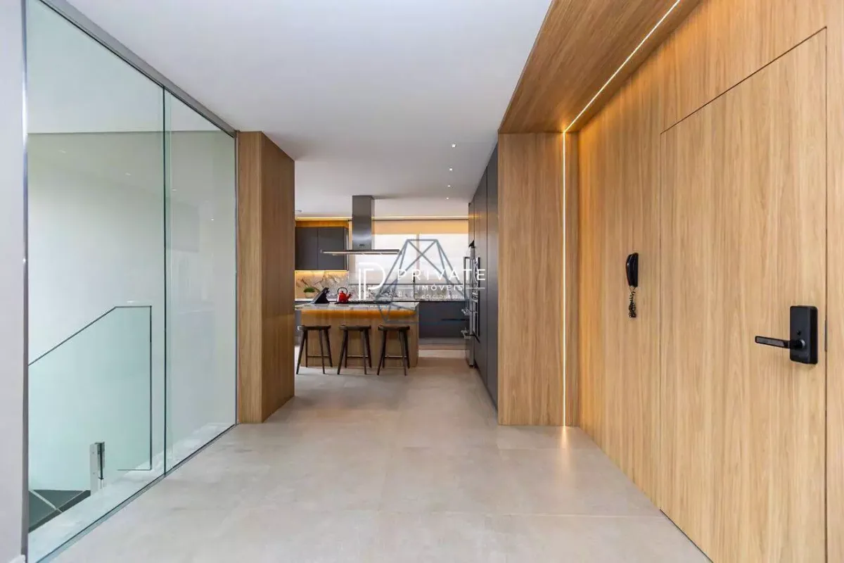 Cobertura Duplex com Piscina Privativa – Exclusividade Rara em Curitiba