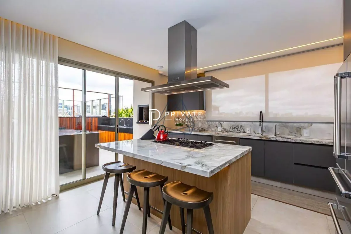 Cobertura Duplex com Piscina Privativa – Exclusividade Rara em Curitiba
