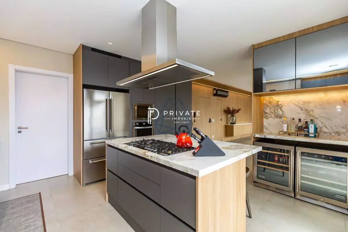 Cobertura Duplex com Piscina Privativa – Exclusividade Rara em Curitiba
