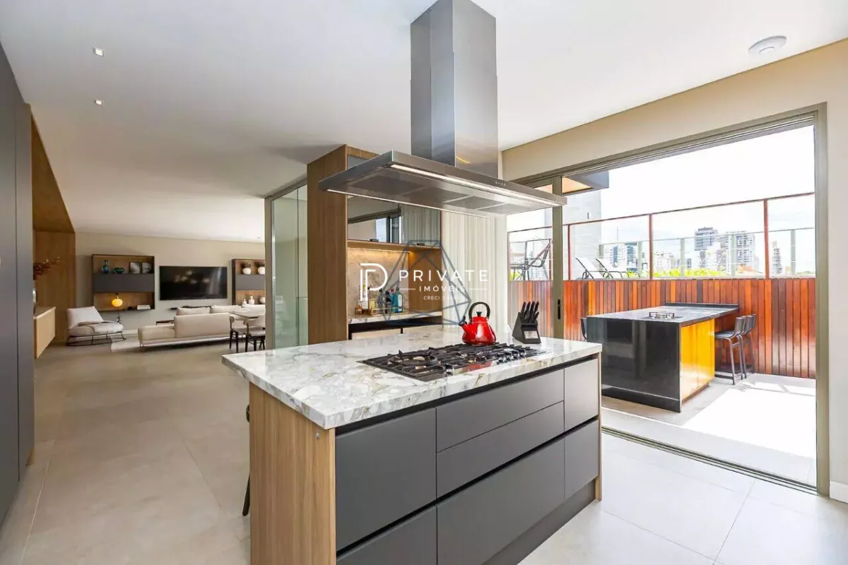 Cobertura Duplex com Piscina Privativa – Exclusividade Rara em Curitiba