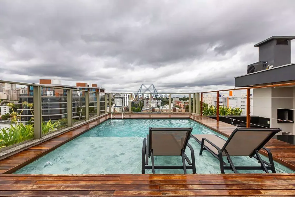 Cobertura Duplex com Piscina Privativa – Exclusividade Rara em Curitiba