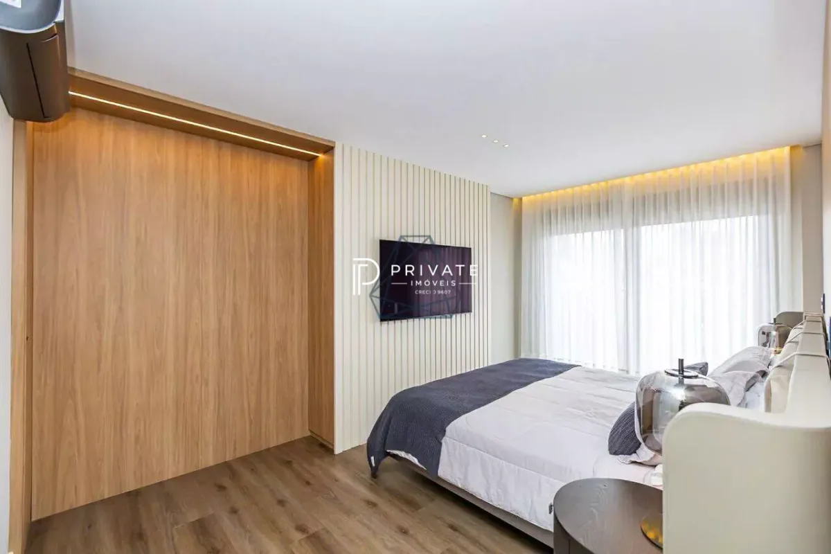 Cobertura Duplex com Piscina Privativa – Exclusividade Rara em Curitiba