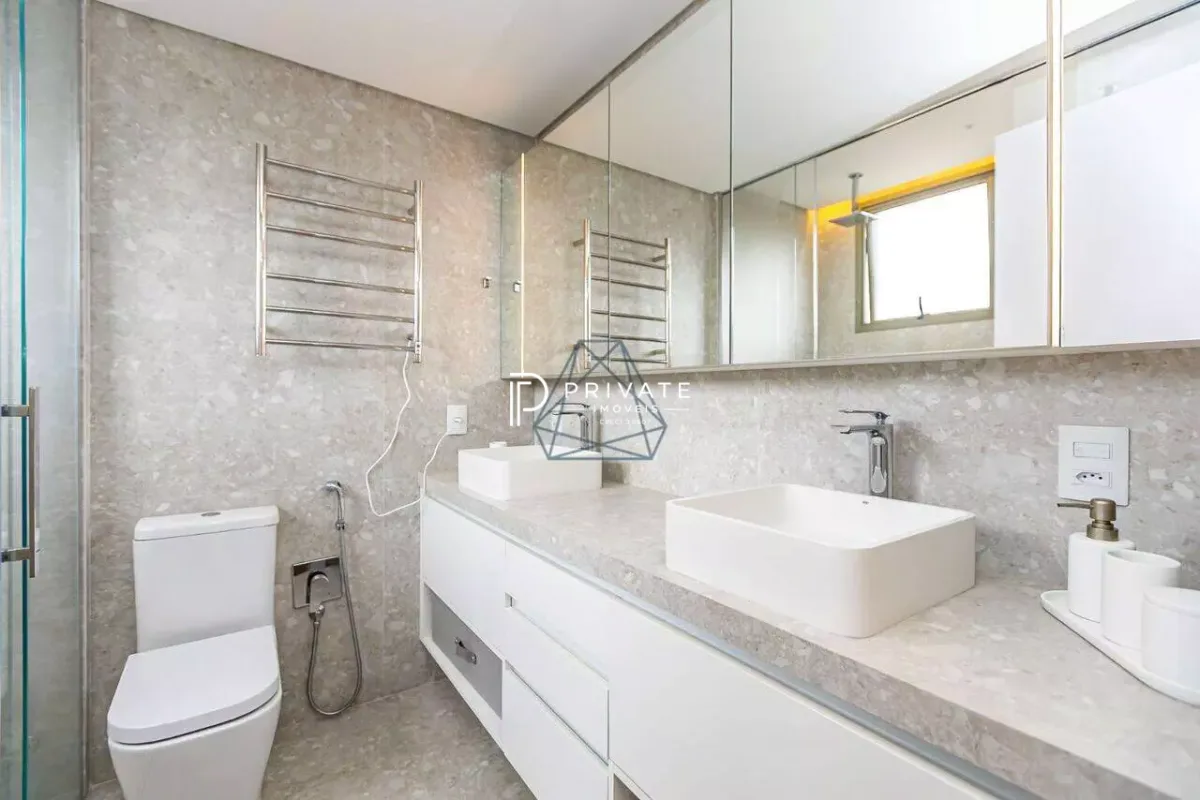 Cobertura Duplex com Piscina Privativa – Exclusividade Rara em Curitiba