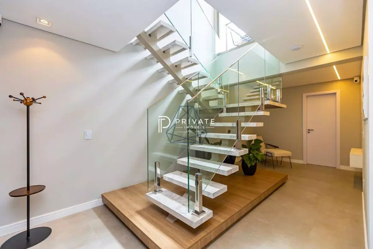 Cobertura Duplex com Piscina Privativa – Exclusividade Rara em Curitiba