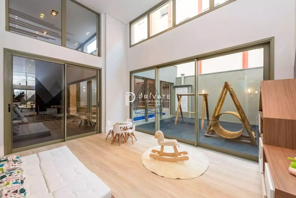 Cobertura Duplex com Piscina Privativa – Exclusividade Rara em Curitiba