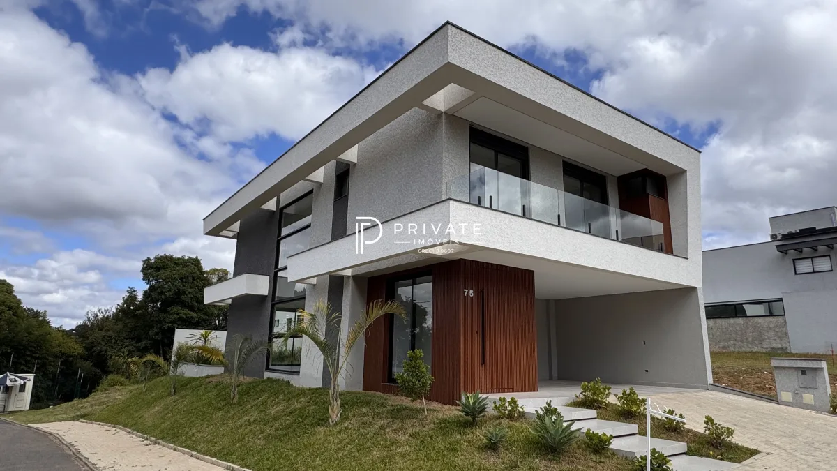Casa contemporânea com arquitetura autoral e vista privilegiada | Santa Felicidade
