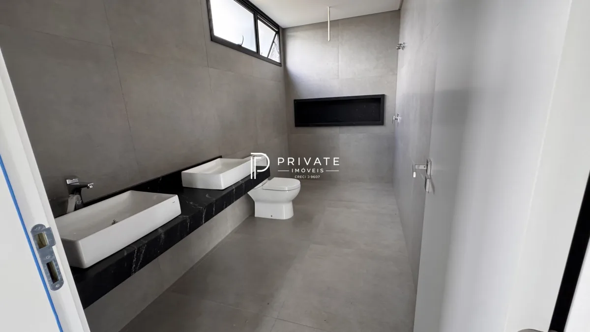 Casa contemporânea com arquitetura autoral e vista privilegiada | Santa Felicidade