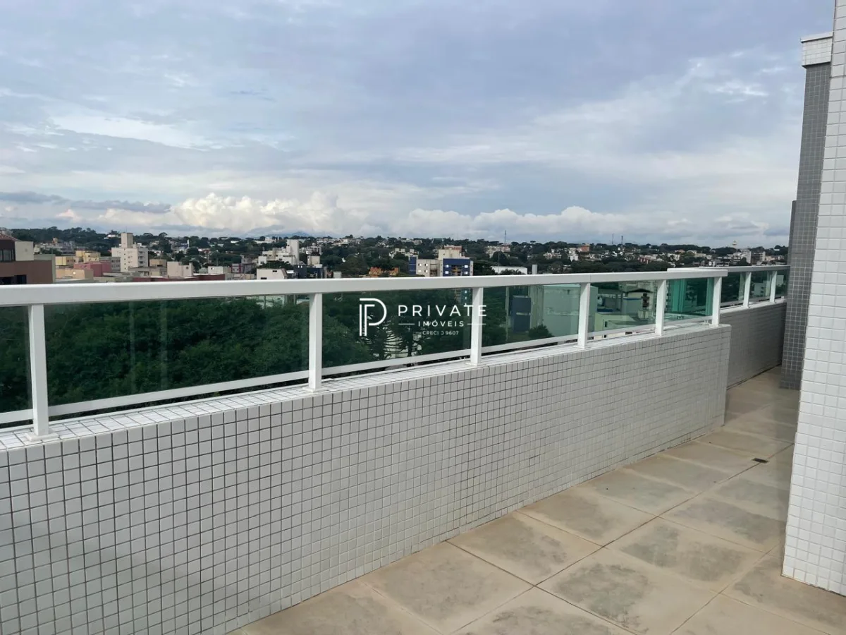 Cobertura com arquitetura contemporânea e espaços para viver com exclusividade no Alto da Glória