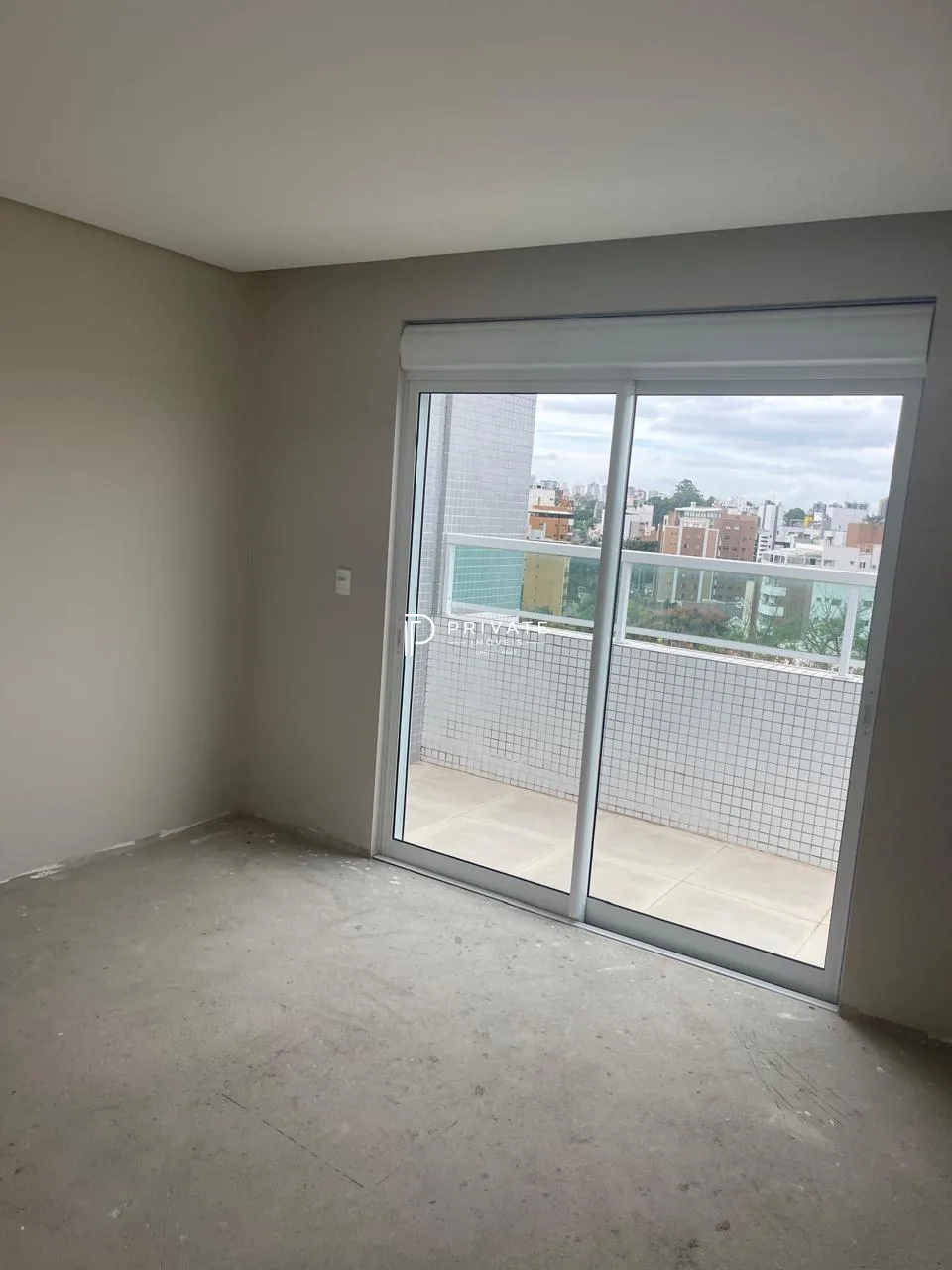 Cobertura com arquitetura contemporânea e espaços para viver com exclusividade no Alto da Glória