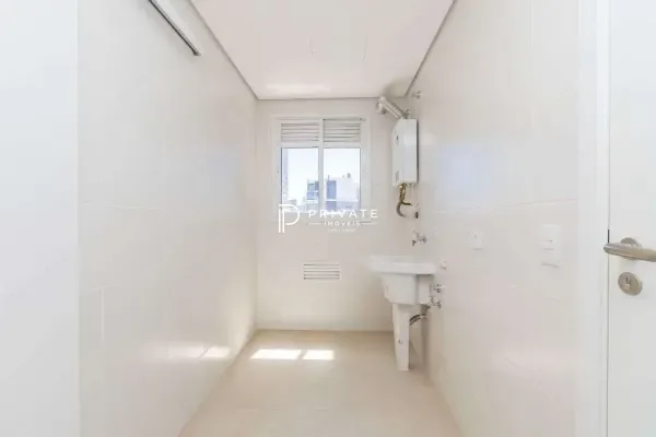Bispo | Sofisticação Contemporânea no Seminário