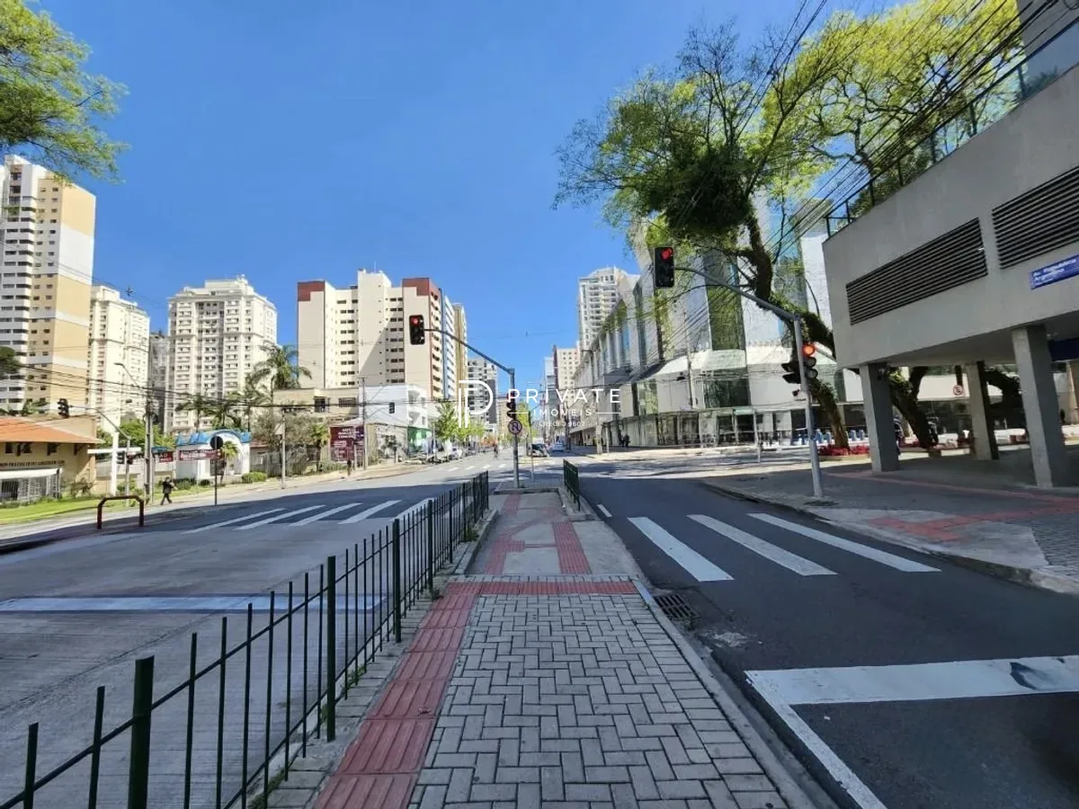 Exclusividade, Amplitude e Localização Privilegiada no Água Verde