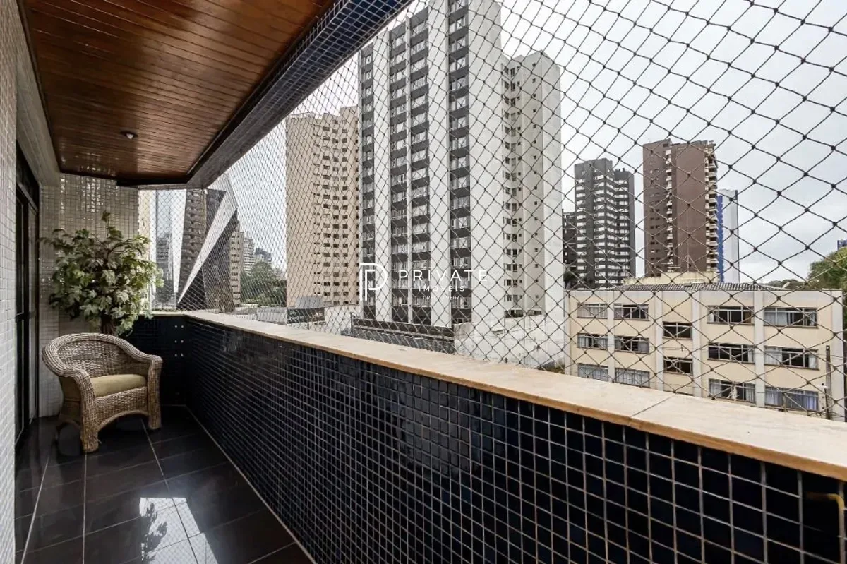 Exclusividade, Amplitude e Localização Privilegiada no Água Verde