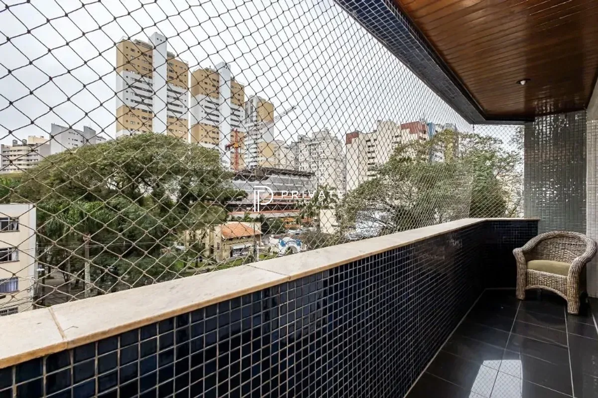 Exclusividade, Amplitude e Localização Privilegiada no Água Verde