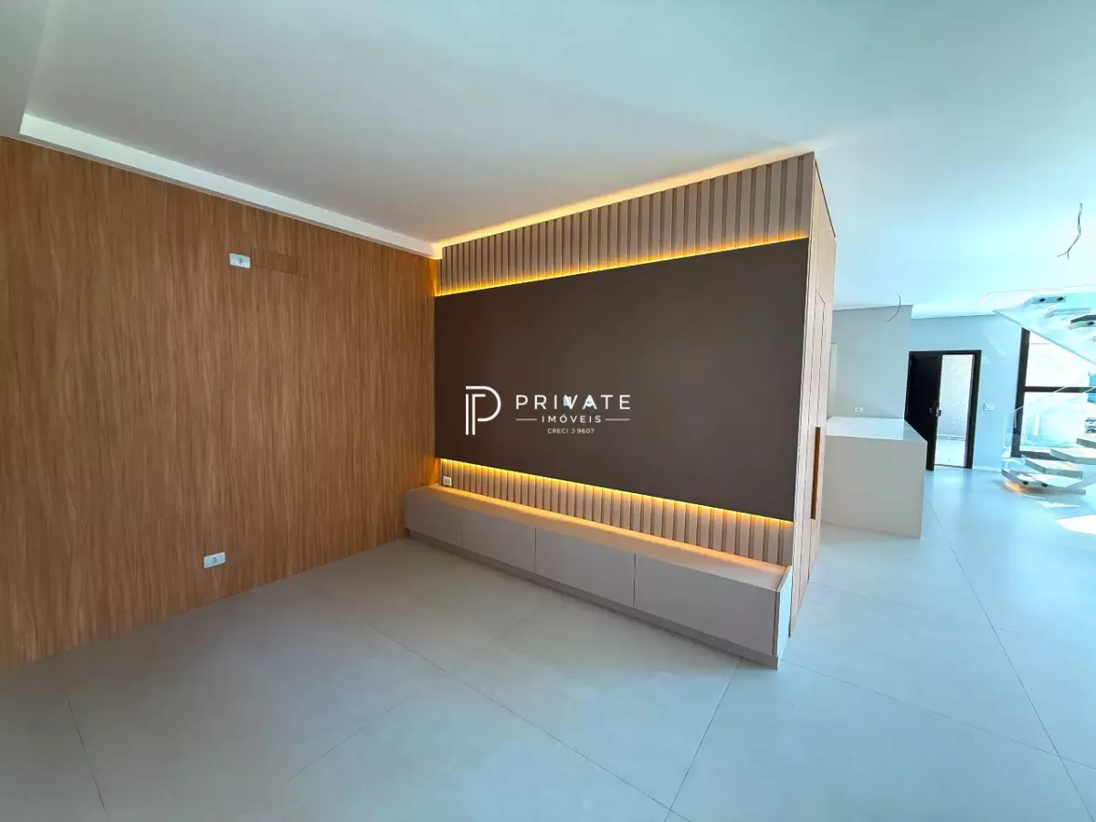 Casa contemporânea com arquitetura autoral, jardim privativo e 3 suítes